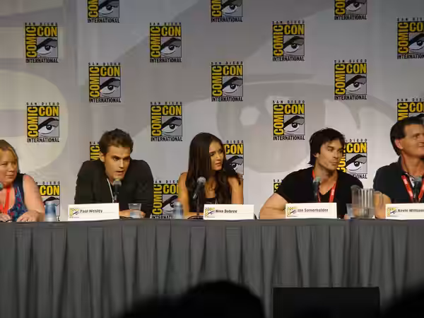 Julie Plec, Paul Wesley, Nina Dobrev, Ian Somerhalder &amp; Kevin Williamson (2010)