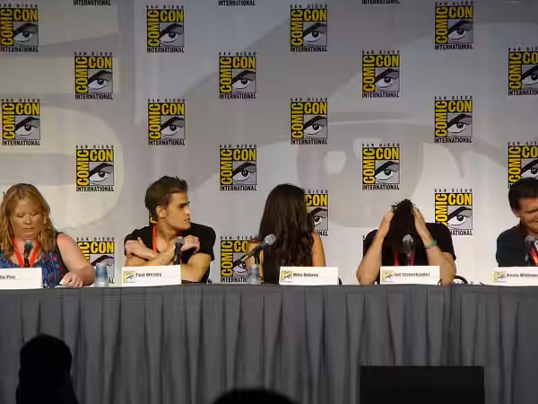 Julie Plec, Paul Wesley, Nina Dobrev, Ian Somerhalder &amp; Kevin Williamson (2010)