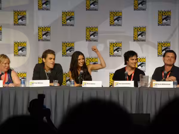 Julie Plec, Paul Wesley, Nina Dobrev, Ian Somerhalder &amp; Kevin Williamson (2010)