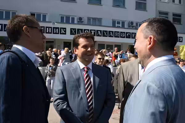 Проведение благотворительной акции Первого канала ко Дню защиты детей "Мы можем" в Детской республиканской клинической больнице (2009)