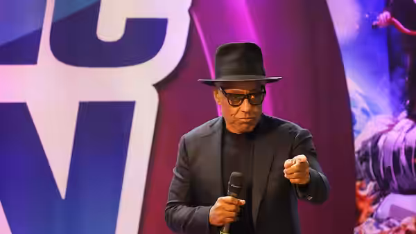 Author : @Kiri Karma Comiccon France 2025 - Q &amp; A Giancarlo Esposito Giancarlo Esposito Alias Moff Gideon, Gus Fring, Jorge, Sidewinder, Stan Edgar,? Notre 