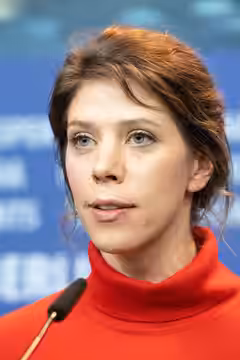 Nora Fingscheidt presenting the movie System Crasher at the Berlinale 2019