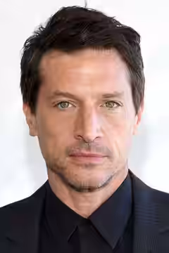 Simon Rex
