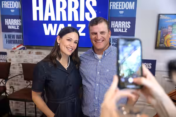 Jennifer Garner and former State Representative Joel John at a "Democracy Across the Aisle" event hosted by the Kamala Harris for President campaign in Phoenix, (2024)