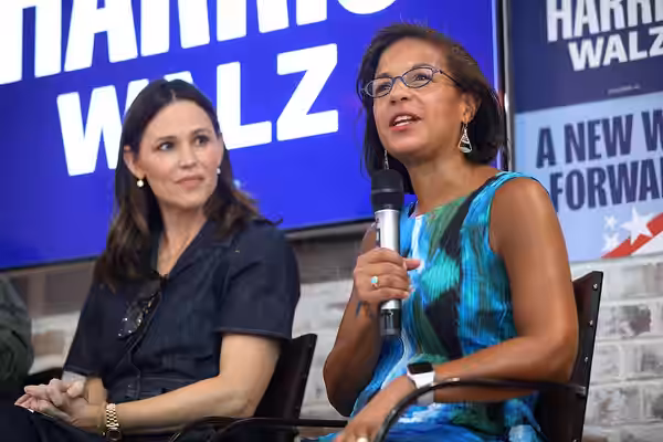 Jennifer Garner and former United Nations Ambassador Susan Rice speaking with attendees at a "Democracy Across the Aisle" event hosted by the Kamala Harris for  (2024)