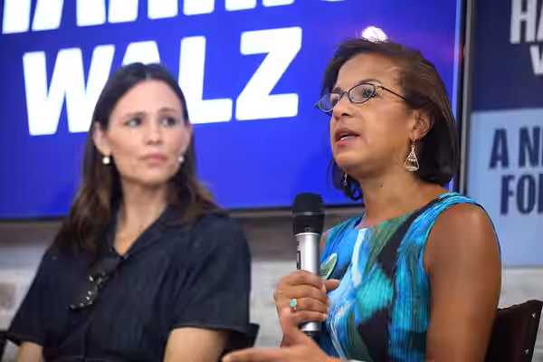 Jennifer Garner and former United Nations Ambassador Susan Rice speaking with attendees at a "Democracy Across the Aisle" event hosted by the Kamala Harris for  (2024)