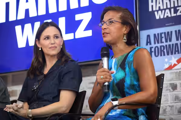 Jennifer Garner and former United Nations Ambassador Susan Rice speaking with attendees at a "Democracy Across the Aisle" event hosted by the Kamala Harris for  (2024)