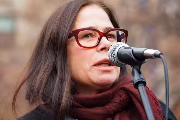 Maura Tierney