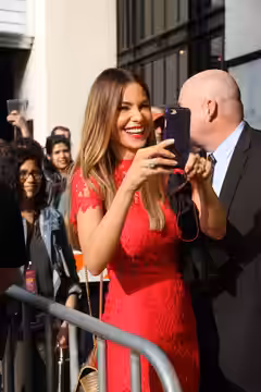 Sofía Vergara holding an iPhone. Taken at SXSW 2016.
