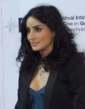 Paola Núñez - Entrega del premio Internacional a la Directora Agnés Varda-18_03_10-©cortesía de FICG 25_Oscar Delgado (2010)
