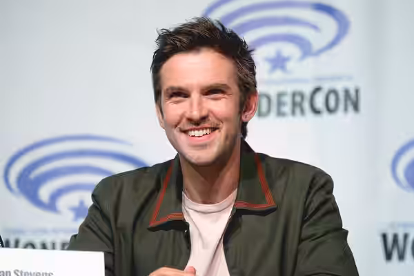 Dan Stevens speaking at the 2019 WonderCon, for "Legion", at the Anaheim Convention Center in Anaheim, California. Please attribute to Gage Skidmore if used els