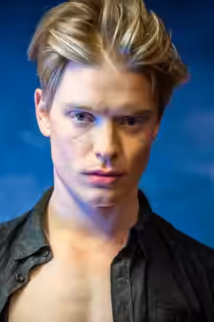 Freddie Fox