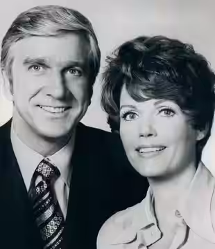 Leslie Nielsen &amp; Elizabeth Allen in Bracken's World - publicity still (original image cropped : see source) (1970)