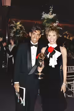 1993 Emmy Awards NOTE: Permission granted to copy, publish, broadcast or post any of my photos, but please credit "photo by Alan Light" if you can. Thanks. Scan