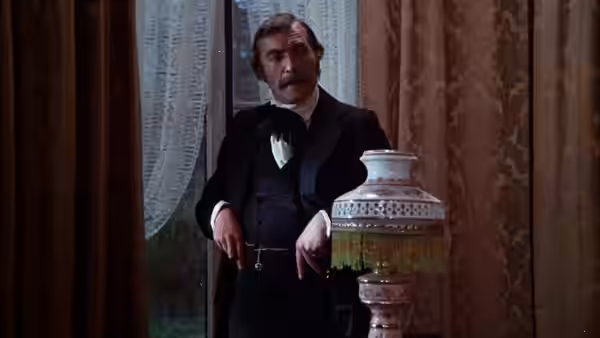 Screenshot from the trailer of Bram Stoker's Dracula (1973)