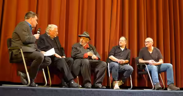 Diskussionsrunde nach der Vorführung von "Verfluchte Liebe deutscher Film" auf der Berlinale 2016 mit (v.r.n.l.) ?, ?, Peter Berling, Johannes F. Sievert und Do
