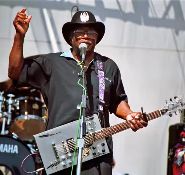Bo Diddley at the Long Beach Blues Festival (1997)