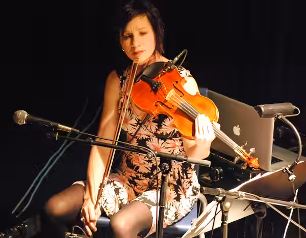 Eszter Balint at a concert with Marc Ribot and Ceramic Dog, Innsbruck 2009
