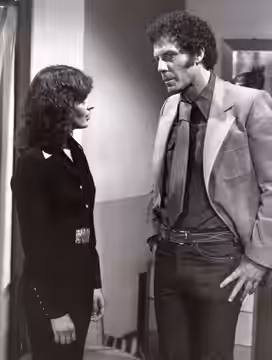 TEEN IDOL--Folk-singer Ronee Blakley stars as a country-western recording star who is questioned by psychologist Steve Arizzio (Alan Feinstein) during his searc (1979)