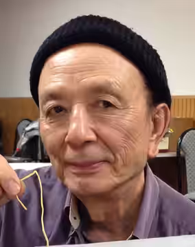 Hong signing autographs at ComCon in Sacramento (2014)