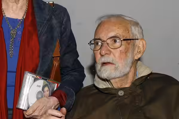 Amigos assistem Hermanoteu Amigos assistem Hermanoteu (2008)