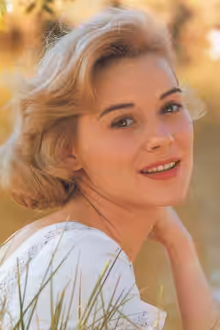 Hope Lange