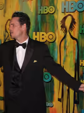 Kevin Dillon en la fiesta de HBO tras la gala de los Emmy's. (2008)