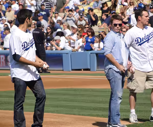 DescriptionAdrian Grenier, Kevin Connolly, Kevin Dillon (Dodger Stadium).jpg Adrian Grenier, Kevin Connolly (actor), and Kevin Dillon on mound at Dodger Stadium