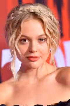 Emily Alyn Lind