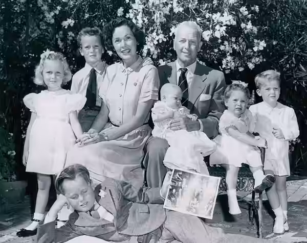 Photo of Maureen O'Sullivan and John Farrow with their children in 1950. From left: Maria (Mia), Patrick, O'Sullivan, Farrow holding Stephanie, Prudence and Joh