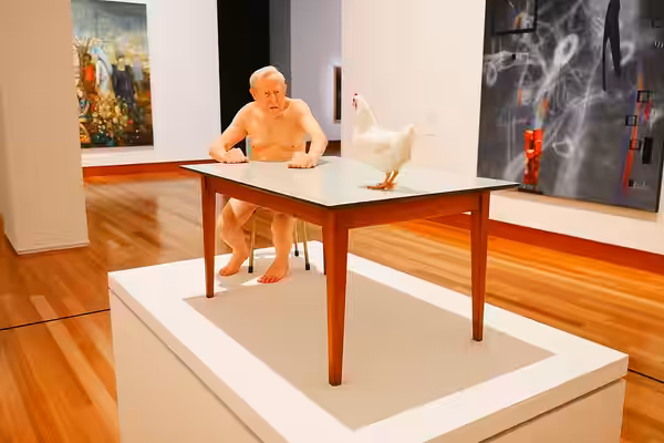Ron Mueck Chicken man 2019