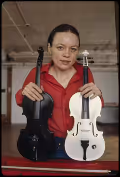 Laurie Anderson, avant-garde, experimental music composer, performance artist