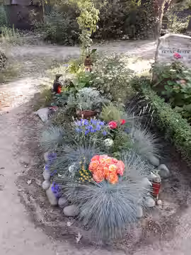 Das Grab des deutschen Schauspielers Otto Sander auf dem Dorotheenstädtischen Friedhof in Berlin. (2019)