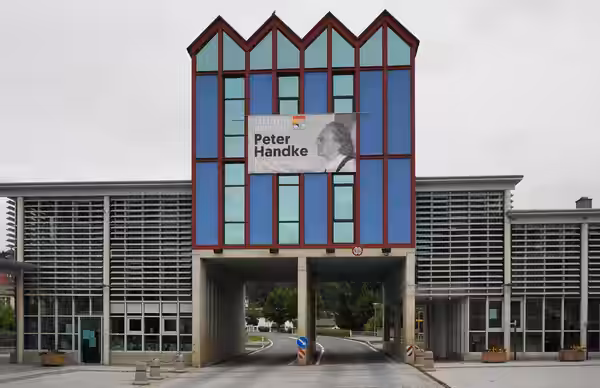 Market town Griffen, Hauptplatz, district of Völkermarkt, Carinthia, the birthplace of Peter Handke, winner of the Nobel Prize for Literature 2019, Austria, Eur (2020)