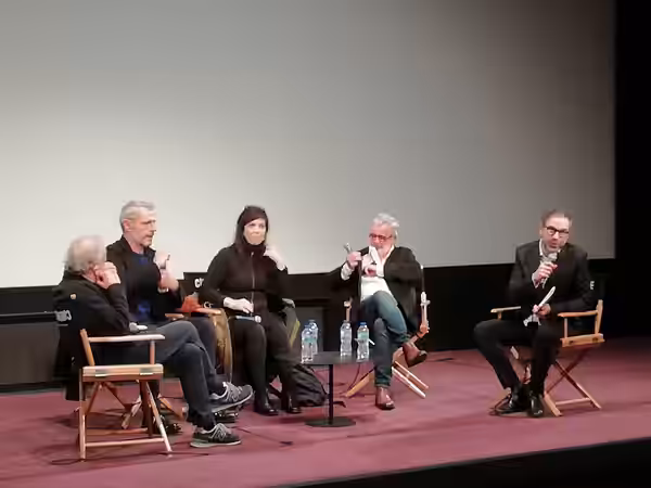 Renato Berta, Lambert Wilson, Agnès Jaoui, Bruno Fontaine et Bernard Benoliel discutant du film "On connaît la chanson" (Alain Resnais, 1997), à la Cinémathèque (2021)