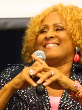 Darlene Love engaging audience at Barnes &amp; Noble Tribeca, June 17, 2013.