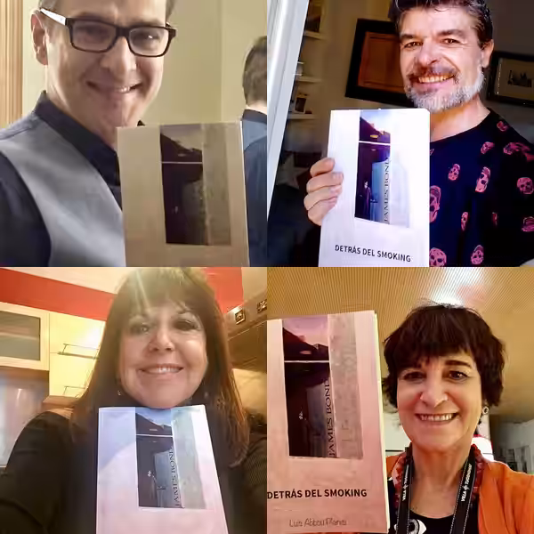 Los actores españoles Luis Merlo, Loles León y Nacho Guerreros (Aquí no hay quien viva) y la escritora Rosa Montero con el libro en español de James Bond. (2017)