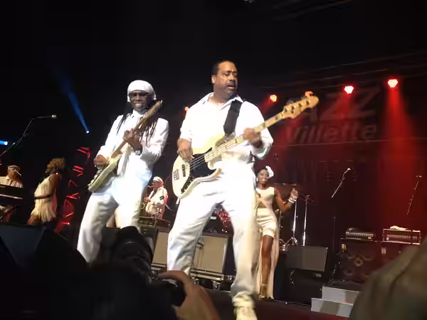 Nile Rodgers and Jerry Barnes during a Chic concert in Paris, september 10th 2013