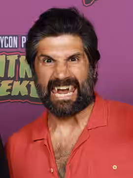 Kayvan Novak at Nightmare Weekend Chicago in 2025