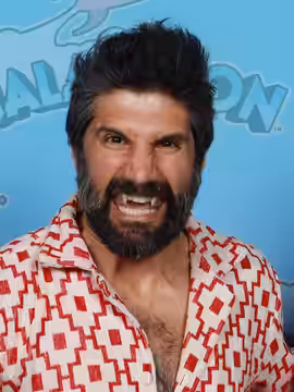 Kayvan Novak at GalaxyCon Richmond in 2025