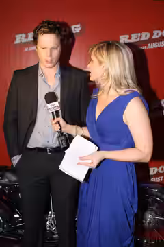 w:Luke Ford (actor) and ?? at Red Dog film premiere in Sydney (2011)