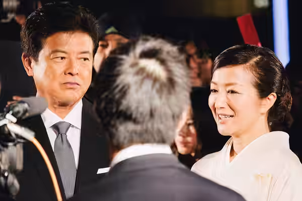 第27回 東京国際映画祭 三浦友和 鈴木京香 (救いたい) (2014)