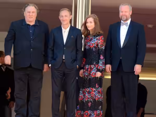 L'équipe de "Valley of love" au festival de Cannes : Gérard Depardieu, Guillaume Nicloux, Isabelle Huppert et Dan Warner (2015)