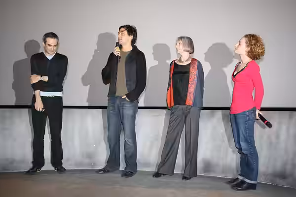 Olivier Assayas, le producteur Charles Gilibert, Édith Scob et Alice de Lencquesaing à l'avant-première de L'Heure d'été diffusée à l'UGC Ciné Cité Les Halles,  (2008)
