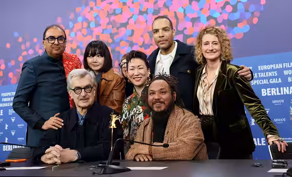 Members of the International Jury Shivendra Singh Dungarpur, Ewa Puszczyńska, Bae Doona, Wim Wenders, Min Bahadur Bham, Hikari and Reinaldo Marcus Green pose at (2026)