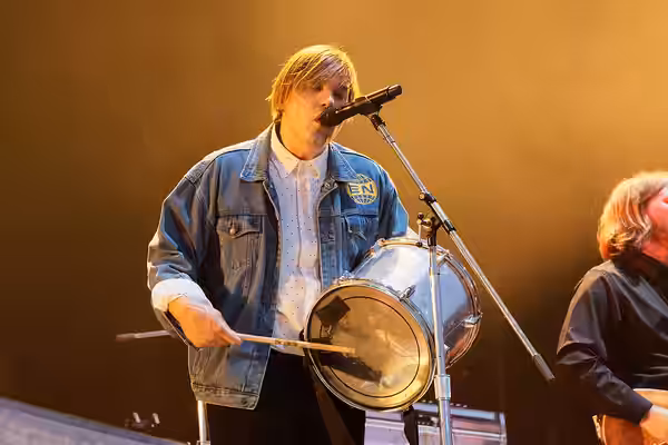 Arcade Fire en concert lors du festival des vieilles charrues 2017.