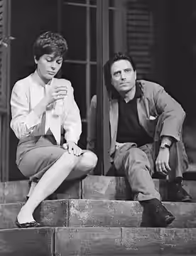 Françoise Prévost et Raf Vallone dans Le Repos du guerrier au théâtre de Paris, novembre 1961.