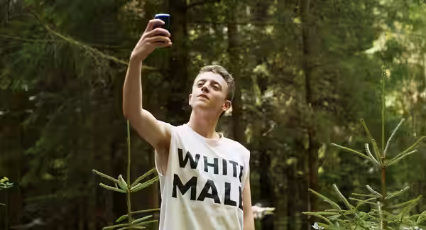 Filmstill from BESTER MANN - Director: Florian Forsch, Cinematographer: Dino Osmanović (2018)