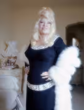 Mae West taken in her apartment Ravenswood Los Angeles. (1973)
