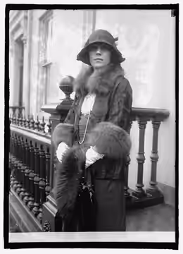 Title: Alice Brady Abstract/medium: 1 negative : glass ; 5 x 7 in. or smaller (1923)